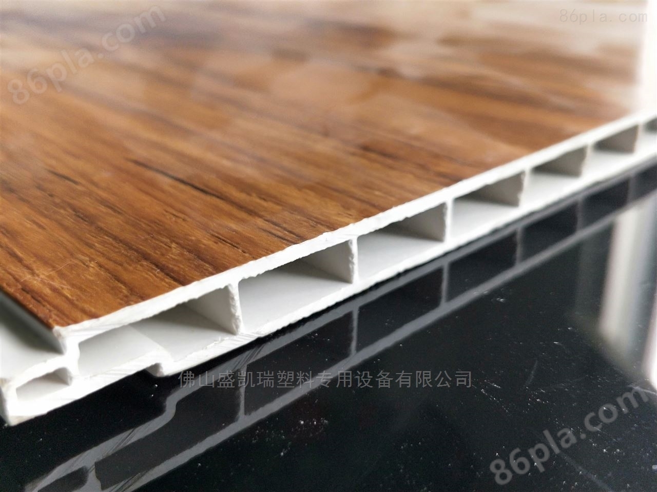 PVC宽幅门板 扣板 中空板挤出生产线